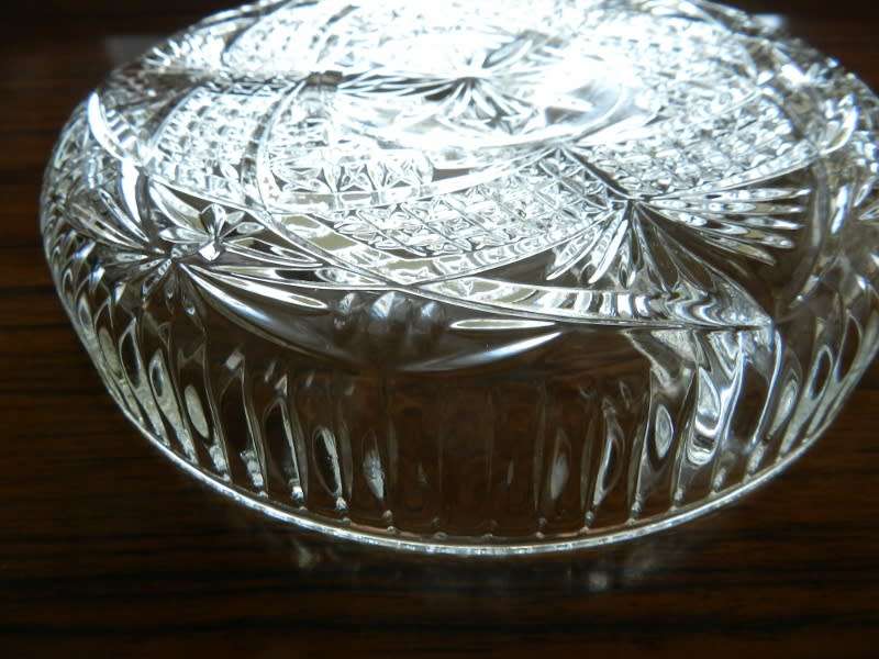 Vintage 3x division glass snack server. Decorative cut/ depressed glass with ribbed ribbon design.