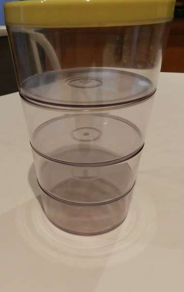 Plastic snack server with lid.  Set of 4x snack bowls that stack