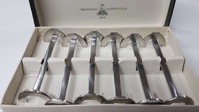 Vintage Dutch  Gero Zilmeta Stainless Steel Knife Rest Set. Circa 1960s. (Messen Legger)