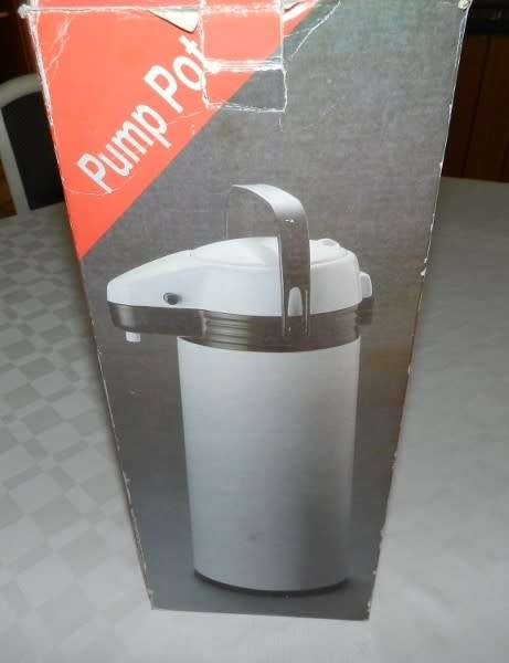 Pump Pot with vacuum insulated glass interior. Hot Coffee/cold water dispenser.