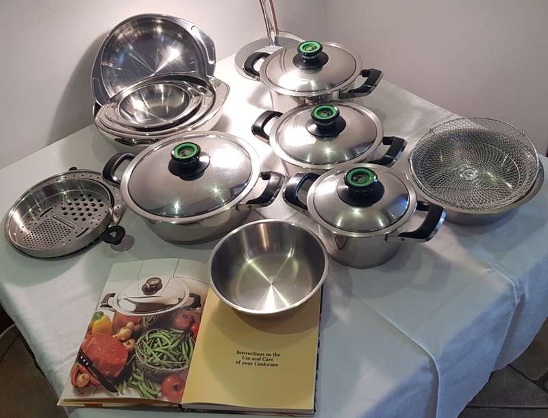AMC cookware set (a set consisting of 18x pieces).