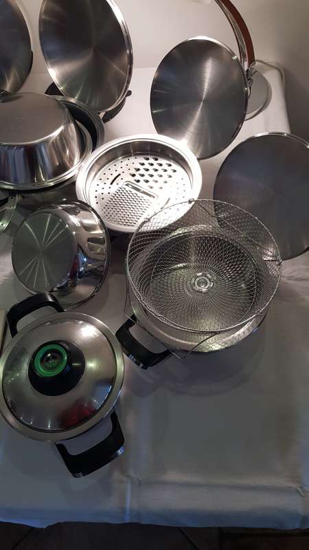 AMC cookware set (a set consisting of 18x pieces).