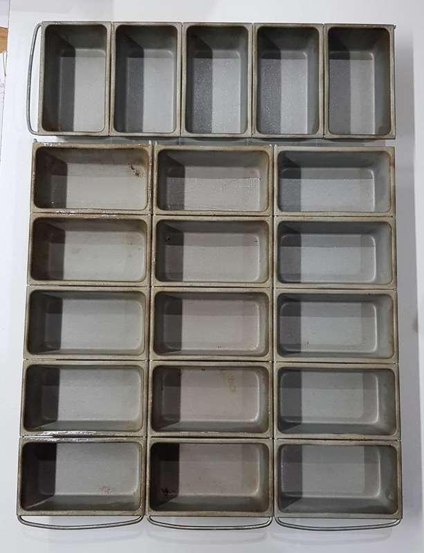Vintage Set of 4x 5 division Galvanised Metal Mini Loaf baking pans.