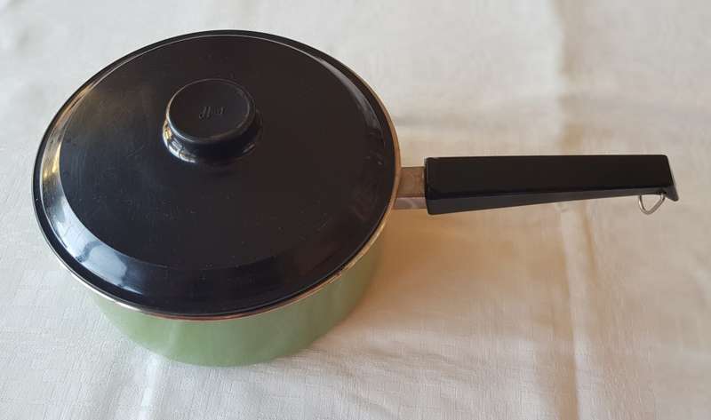 Vintage Saucepan  A heavy Copper bottom, thickwalled enamel saucepan