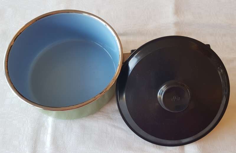 Vintage Saucepan  A heavy Copper bottom, thickwalled enamel saucepan