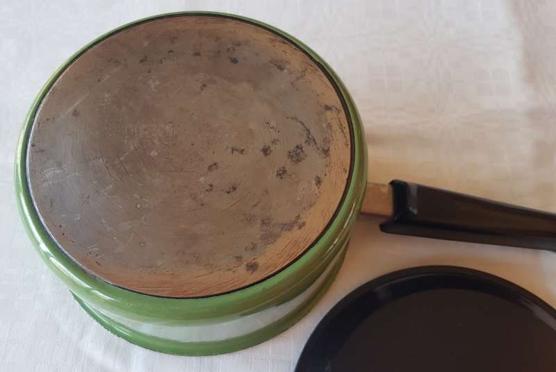Vintage Saucepan  A heavy Copper bottom, thickwalled enamel saucepan