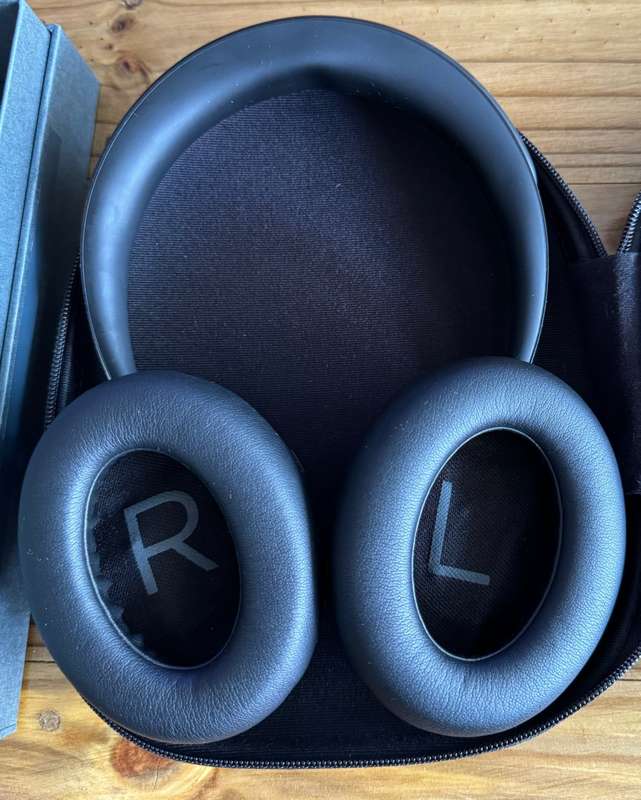 Bose Noise Cancelling Headphones 700