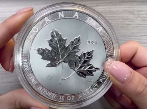 10 Oz Canada Silver Maple in Capsule (2020)