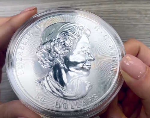 10 Oz Canada Silver Maple in Capsule (2020)