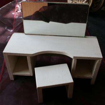 BARBIE WHITE DRESSING TABLE WITH CHAIR!!