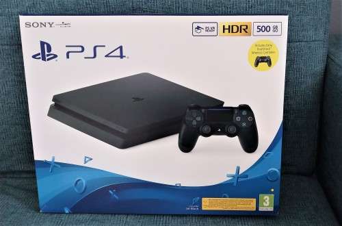 PS4  Console 500GB Slim With 2 controllers - Black (Brand new)