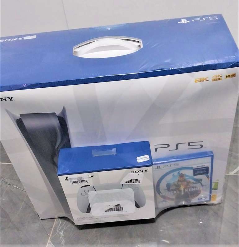 PlayStation 5 Disc edition +Mortal Kombat 1 + 2 DualSense Controllers Bundle (Brand new sealed)
