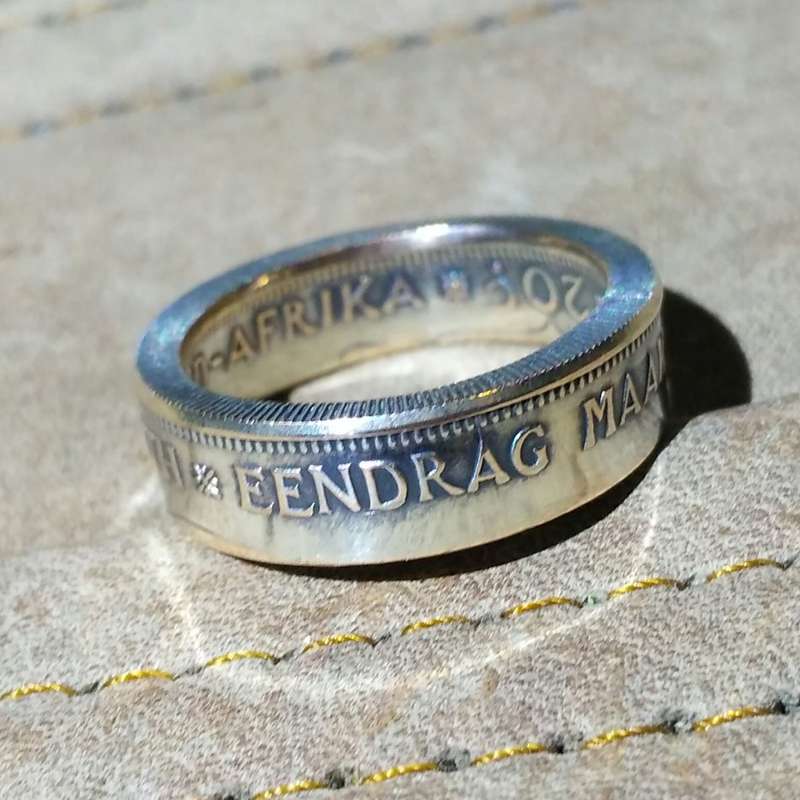 UNIQUE 1964 Republic of SA 20c Unity is Strength / Eendrag Maak Mag Ring - R1 START !!!!
