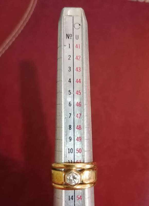 18ct Gold Engagement / Wedding ring CRAZY R1 START