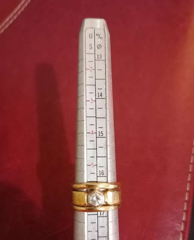 18ct Gold Engagement / Wedding ring CRAZY R1 START