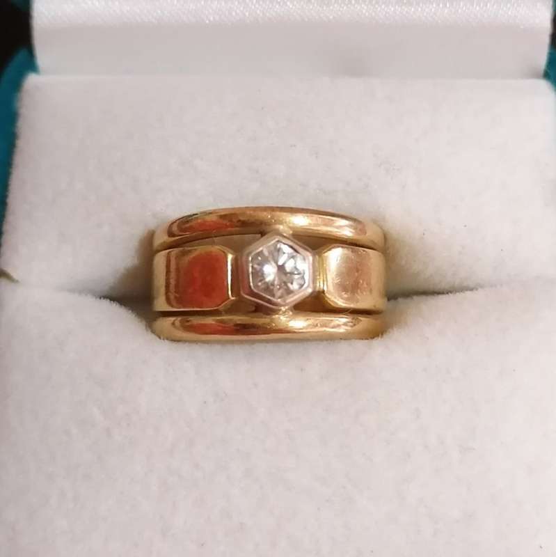 18ct Gold Engagement / Wedding ring CRAZY R1 START