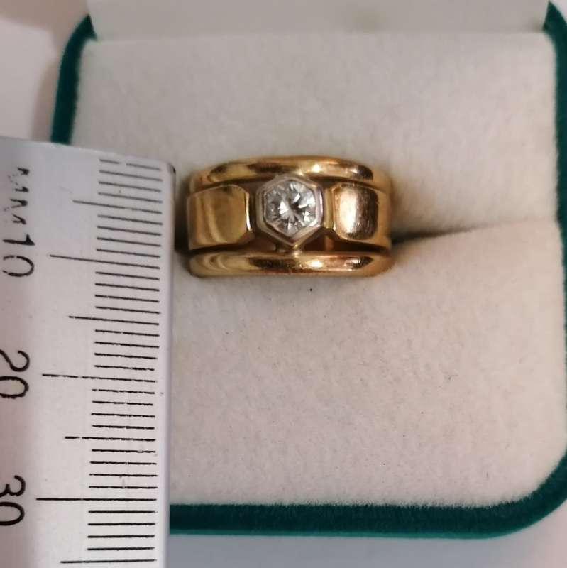 18ct Gold Engagement / Wedding ring CRAZY R1 START