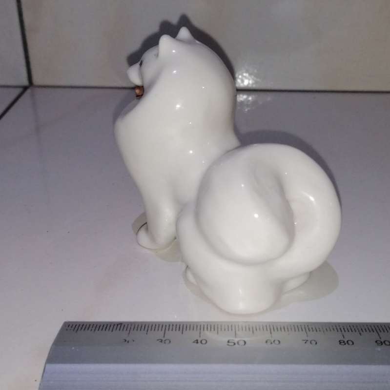 Russian LOMONOSOV Porcelain Spitz Dog figurine