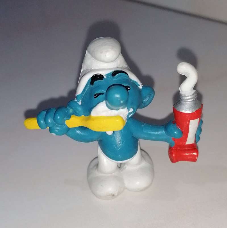 VINTAGE ORIGINAL TEETH BRUSHING SMURF - 1979