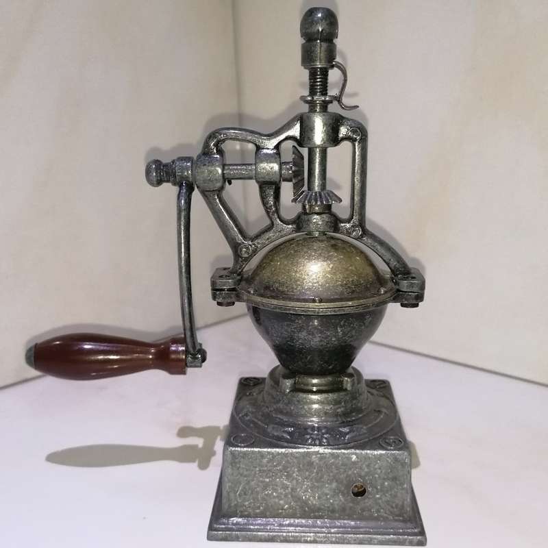 UNIQUE LIGHTER - COFFEE GRINDER