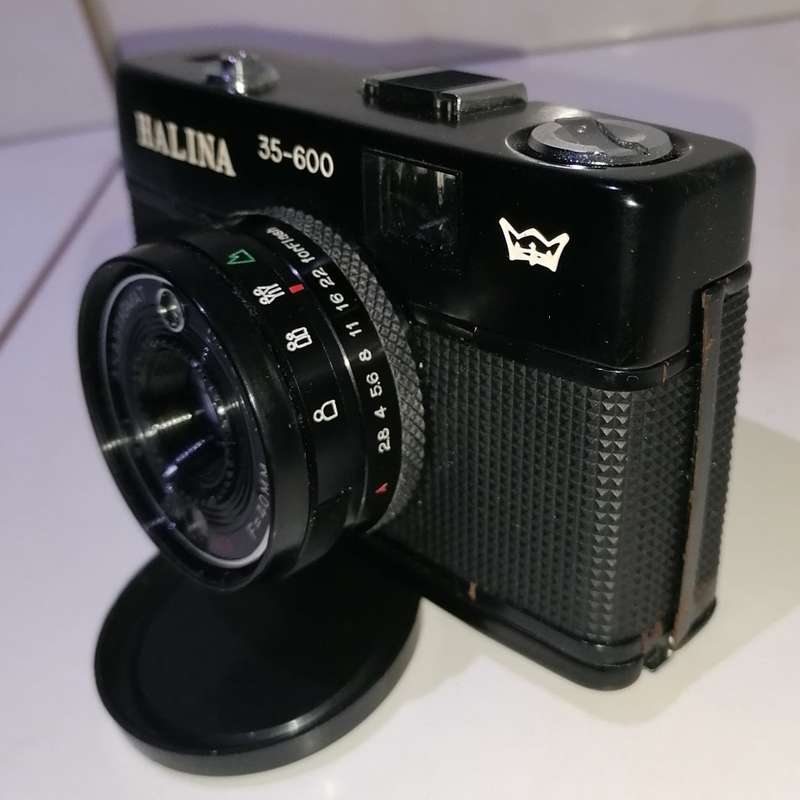 Vintage HALINA CAMERA 35-600 with 1:2.8 lens F=40mm