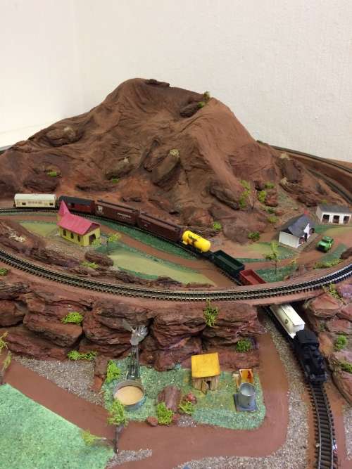 Trains - N gauge layout