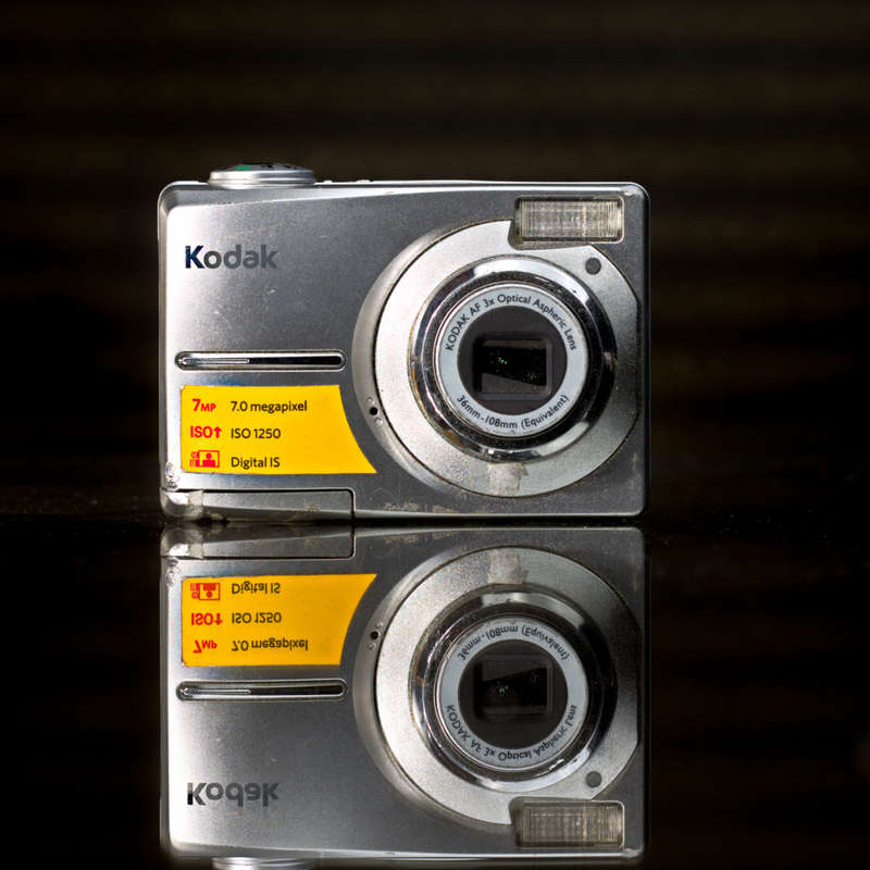 Kodak Easyshare C713 7 MP Digital Camera with 3xOptical Zoom (For Parts)