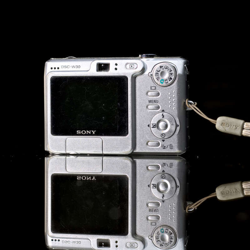 Sony Cyber-shot DSC-W30 6.0MP Digital Camera Silver - No Battery