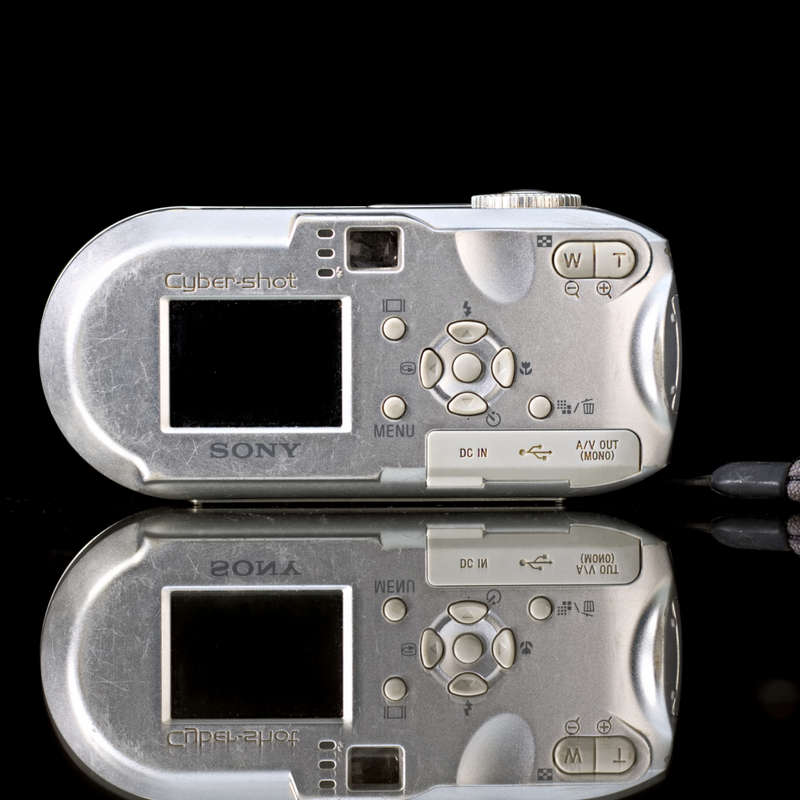 Sony Cyber-shot DSC-P73 (For Parts)