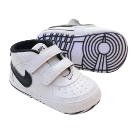 Baby shoes  NIKE BLACK SIZE 2, MARKET VALUE R350.00
