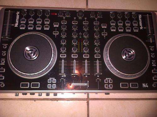 Numark N4 DJ Controller