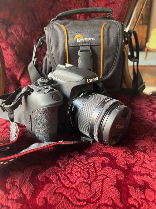 Canon 880D Camera with 18-55mm Lens