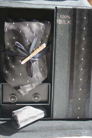 "FREE GIFT INCLUDED!!!"  BOXED 100% SILK HANDMADE TIE, HANKY & CUFFLINK SET