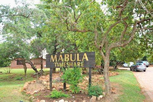 MABULA LODGE - 12 SLEEPER/5 BEDROOM LODGE - MIDWEEK - FEBRUARY 2014