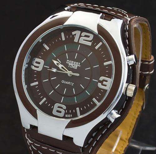 FASHIONABLE MENS  DIESEL TIME QUARTZ WRISTWATCH WITH BIG BROWN DIAL AND WIDE LEATHEROID STRAP