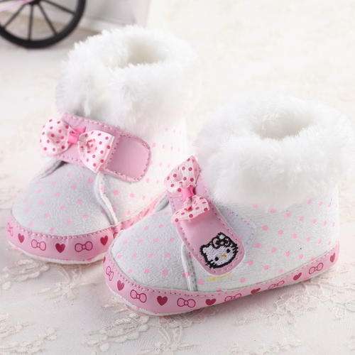 WHITE HELL0 KITTY BABY GIRL LOVELY SOFT CUDDLY WINTER BOOTS   INFANT  SIZE #3  6 - 9 MONTHS