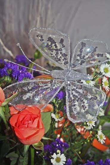 STUNNING SET OF 2 PINK BUTTERLIES FOR WEDDING/BABY SHOWER OR ANY SPECIAL OCCASION