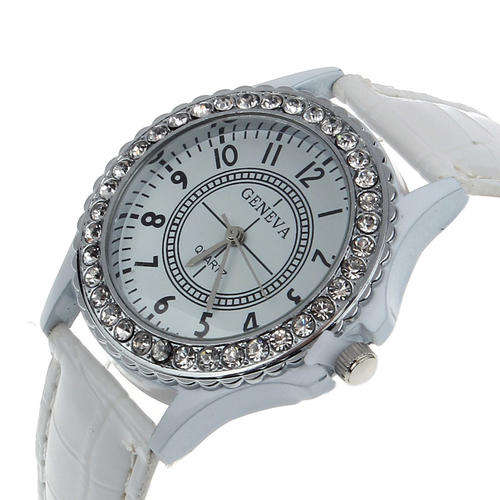 WOMANS WHITE GENEVA CRYSTAL DIAL QUARTZ ANALOG WRIST  WATCH