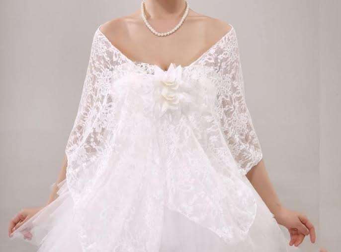 ELEGANT LACE OFF-WHITE  / CREAM BRIDAL BOLERO/SHAWL/WRAP  - PERFECT FOR FORMAL OCCASIONS