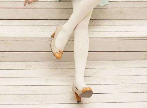 BRIDAL SPECIAL !!!  BRIDE'S BEAUTIFULLY SHEER IVORY / CREAM PANTYHOSE WITH DELICATE DIAMOND PATTERN