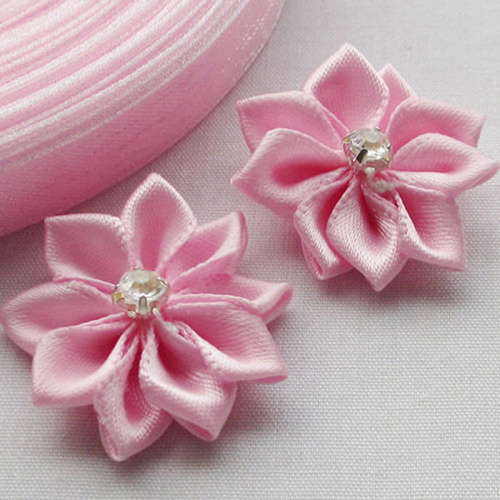 6pcs HANDCRAFTED SATIN RIBBON FLOWERS FOR CRAFTING - MEASURING +_2.5cm x 2.8cm  - SOFT PINK