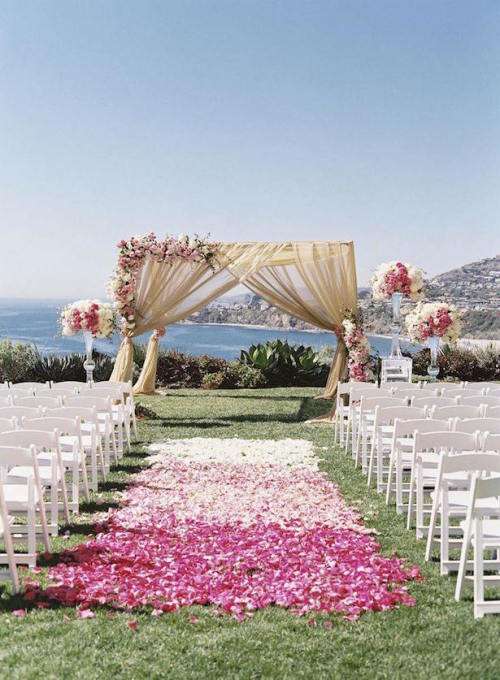 1000  DEEP PINK FADING TO WHITE SILK  ROSE PETALS - USE FOR CONFETTI /TABLE DECOR/ROMANTIC SETTING