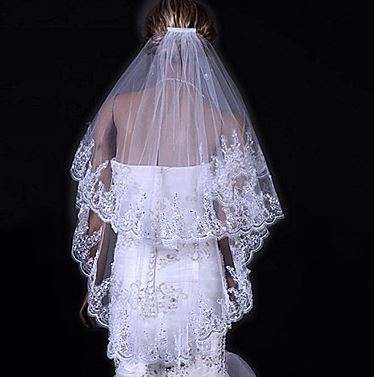 LUXURIOUS AND GORGEOUS  -  WHITE - 1 M 2 TIER  VEIL WITH LACE EDGE - WITH COMB