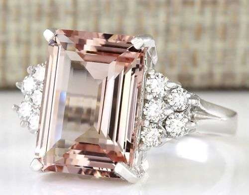 MAGNIFICANT EMERALD CUT MORGANITE CZ RING CRAFTED IN HALLMARKED 925 SILVER - SIZE 7 3/4 /(P 1/2 )