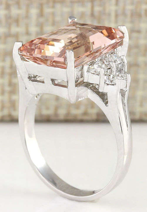 MAGNIFICANT EMERALD CUT MORGANITE CZ RING CRAFTED IN HALLMARKED 925 SILVER - SIZE 7 3/4 /(P 1/2 )