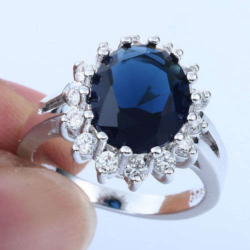 STUNNING OVAL CUT SAPPHIRE CZ RING CRAFTED IN HALLMARKED 925 SILVER - RING SIZE 9  ( R 3/4 )