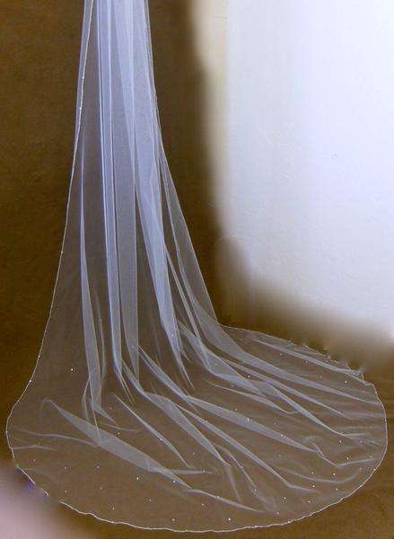 LUXURIOUSLY BEAUTIFULLY CRAFTED 2 TIER VEIL WITH BLUSHER-  3M IVORY  WITH CRYSTAL ELEMENTS