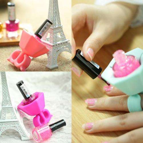 BLUE NAIL POLISH BOTTLE HOLDER - FITS ON YOUR FINGER TO PREVENT SPILLING AND SMUDGING