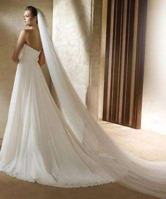 CLASSIC SOFT TULLE 2 TIER 3M LENGTH IVORY BRIDE'S VEIL WITH COMB AND CUT EDGE - GORGEOUS