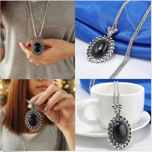OVAL ONYX CZ  SET IN A SILVER PLATED PENDANT AND CHAIN NECKLACE SET  -  RETRO AND STUNNING